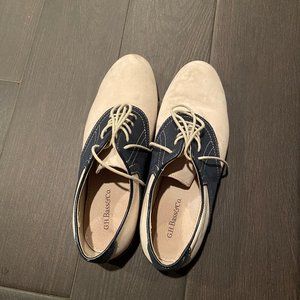 G.H Bass Buck Shoes